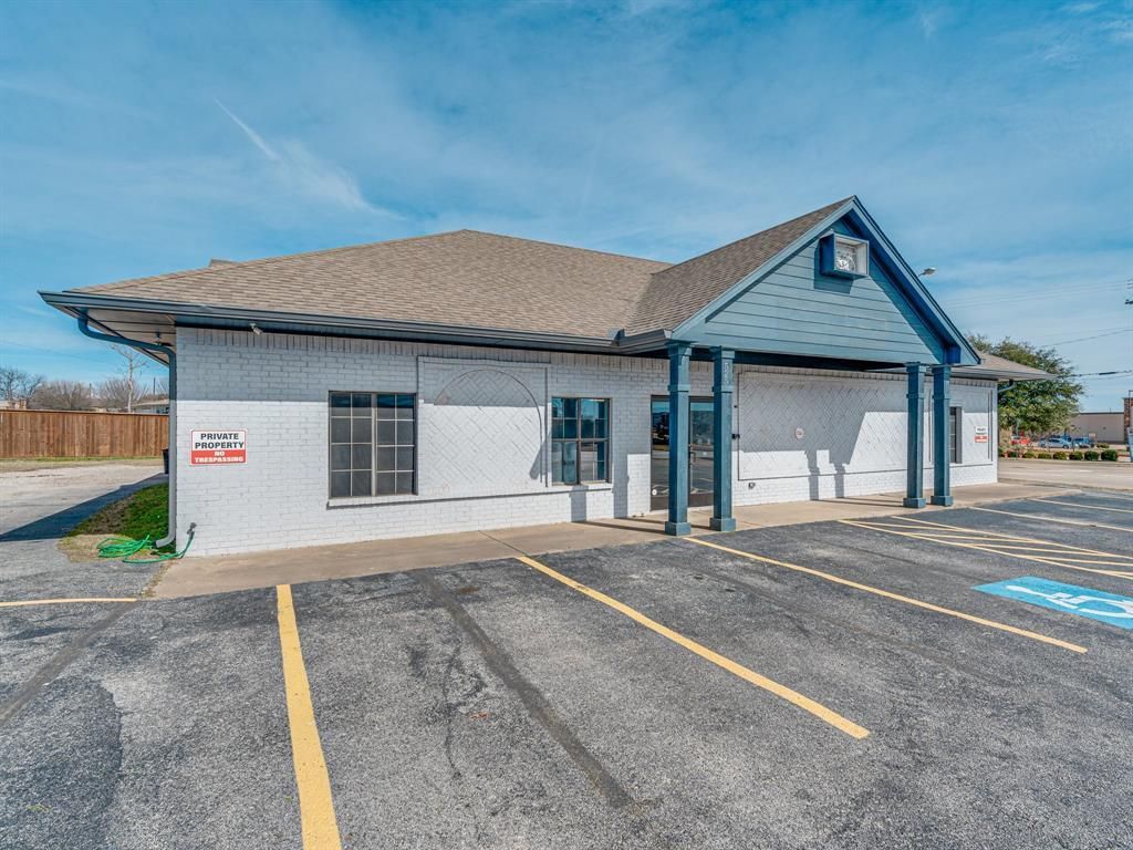 525 E Main St, Midlothian, TX 76065